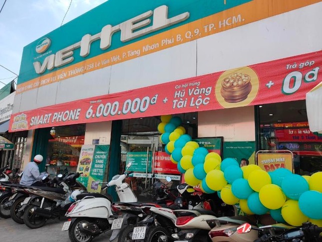 Viettel Store giảm giá smartphone tới 6 triệu đồng dịp khai trương siêu thị mới ảnh 1