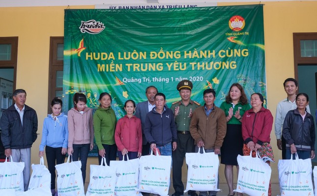 Theo chân giới trẻ miền Trung khám phá lễ hội truyền thống quen mà lạ ảnh 1