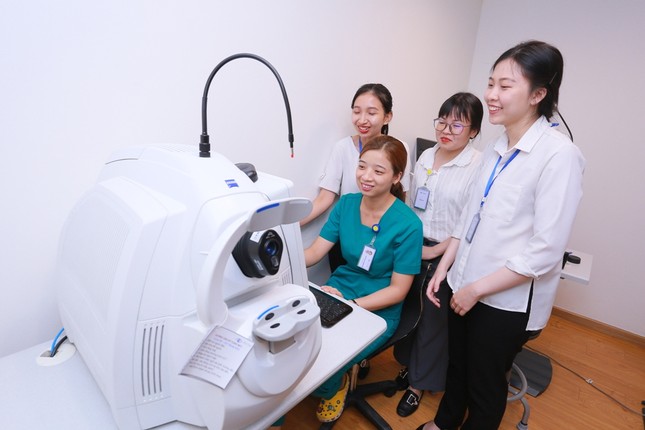30-40% trẻ bị tật về mắt ảnh 2