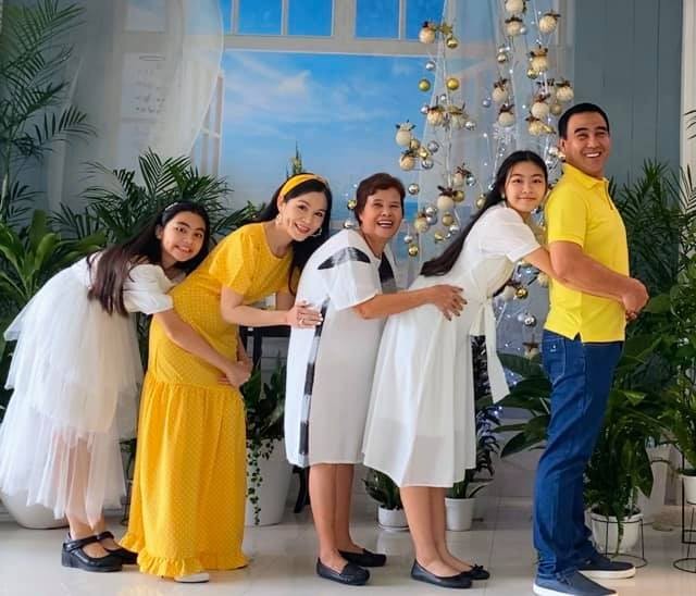 Bật mí về trào lưu "Ôm để gắn kết" được nhiều Sao Việt chia sẻ ảnh 1