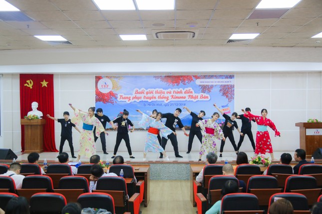 Ngành Ngôn ngữ Nhật luôn ở chế độ 'bật đèn xanh' về nghề nghiệp hiện nay ảnh 1