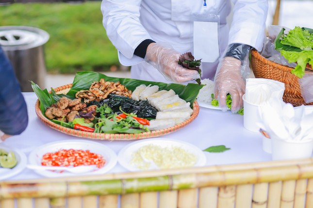 Cư dân Vinhomes hưởng trọn đặc sản tết ba miền ngay trên ‘sân nhà’ ảnh 4