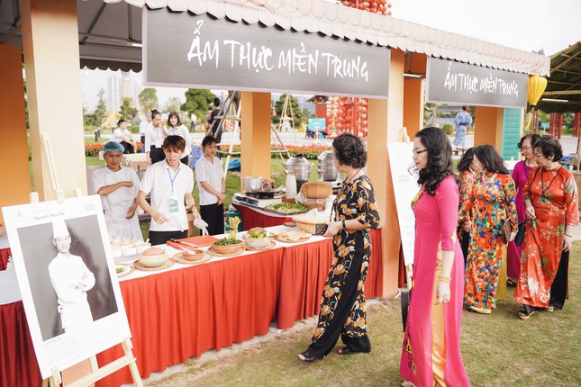 Cư dân Vinhomes hưởng trọn đặc sản tết ba miền ngay trên ‘sân nhà’ ảnh 5