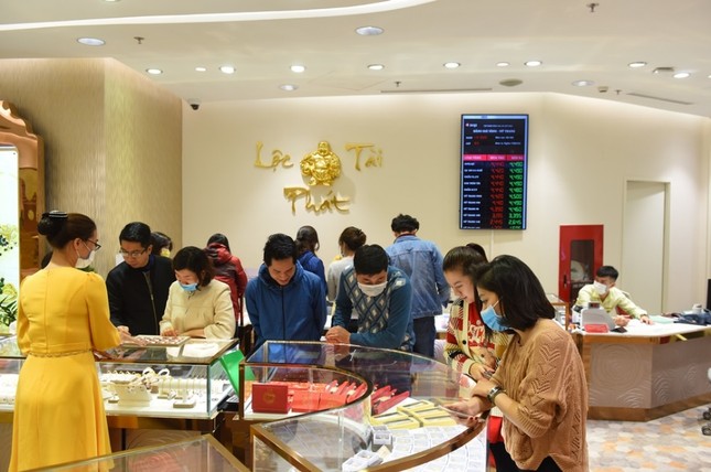 Đến Doji Tower mua vàng thần tài tặng khẩu trang Nhật Bản 3D cao cấp ảnh 3