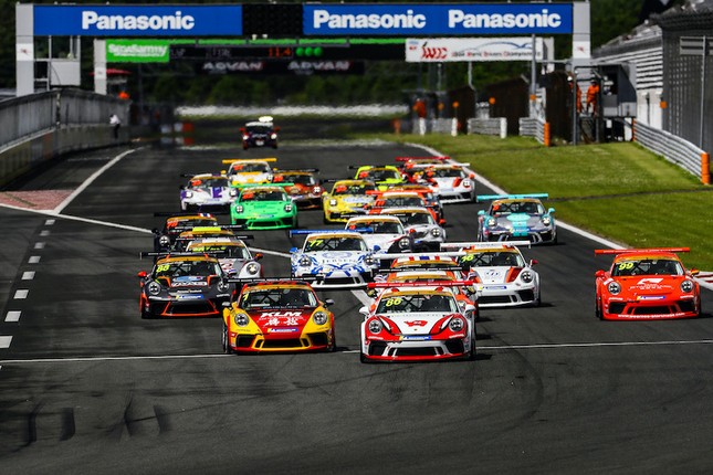 Porsche Carrera Cup Asia là giải đua phụ thứ 2 của chặng đua F1 Hà Nội ảnh 1