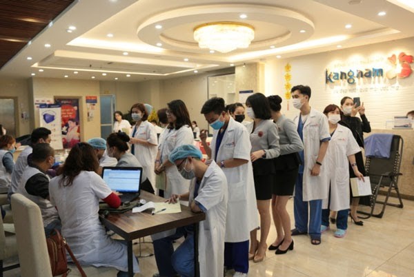 Hơn 200 y bác sĩ BVTM Kangnam tham gia ngày hội hiến máu ảnh 1