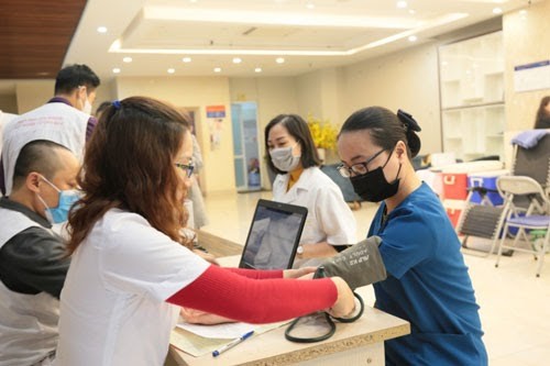 Hơn 200 y bác sĩ BVTM Kangnam tham gia ngày hội hiến máu ảnh 3