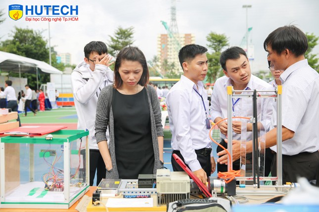 3 cách sinh viên Kỹ thuật y sinh HUTECH 'làm thân' với y học 4.0 ảnh 1