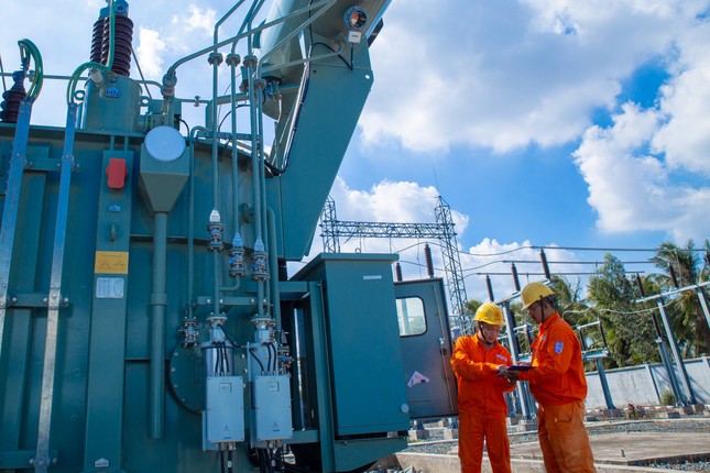 Nỗ lực đáp ứng nhu cầu điện phát triển kinh tế-xã hội khu vực phía Nam sau dịch COVID-19 ảnh 2