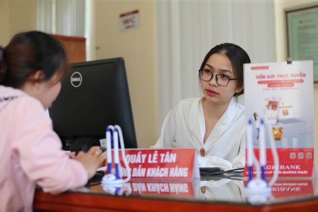 Agribank Lý Sơn (Quảng Ngãi) tiếp sức ngư dân bám biển ảnh 1