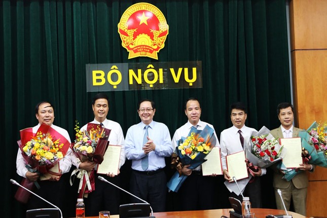 Bộ Nội vụ điều động, bổ nhiệm nhiều nhân sự mới ảnh 1