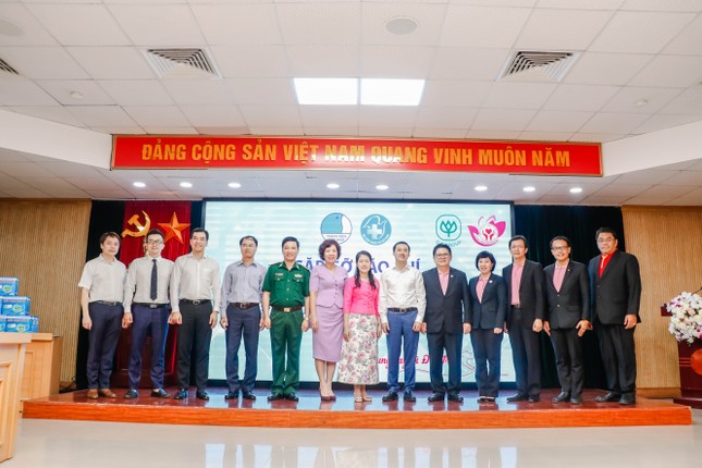Chi viện khẩn cấp nửa triệu khẩu trang y tế cho Đà Nẵng phòng dịch ảnh 4