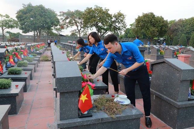 Tuổi trẻ Agribank cùng hoạt động tri ân nhân ngày thương binh liệt sỹ 27/7 ảnh 4