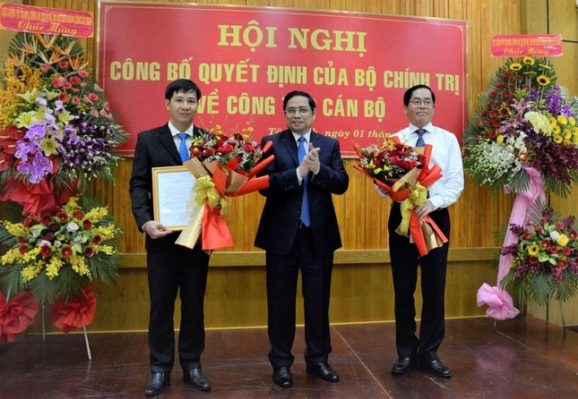 Công bố quyết định của Bộ Chính trị chuẩn y tân Bí thư Tỉnh ủy ảnh 1