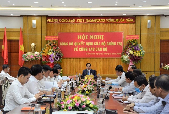Công bố quyết định của Bộ Chính trị chuẩn y tân Bí thư Tỉnh ủy ảnh 2