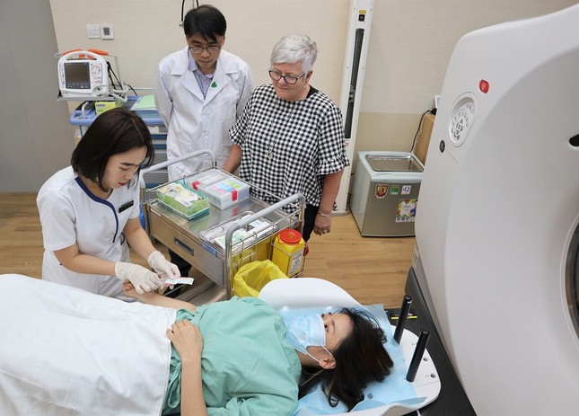 Chuyên gia hàng đầu từ Mỹ, Úc xây dựng các Trung tâm Ung bướu xuất sắc tại Vinmec ảnh 1