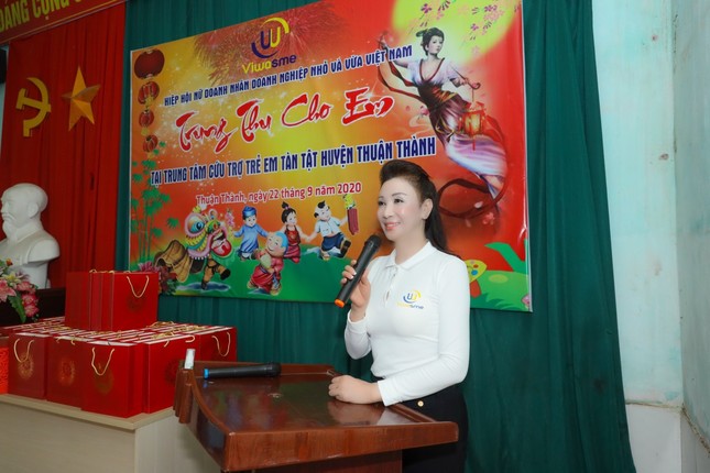 Hiệp hội nữ doanh nhân doanh nghiệp nhỏ & vừa tổ chức chương trình Trung thu cho em ảnh 2