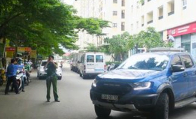 Lao ô tô vào giải cứu bạn bị côn đồ đánh hội đồng, khống chế, ép ghi nợ gần nửa tỷ ảnh 2