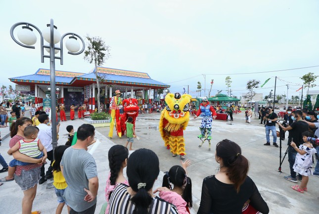 Chính thức khánh thành khu kinh tế đêm đầu tiên tại thành phố Đồng Xoài ảnh 1