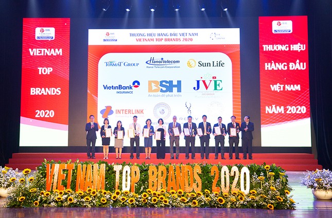 Sun Life Việt Nam đạt danh hiệu Top 10 Thương hiệu hàng đầu Việt Nam 2020 ảnh 1