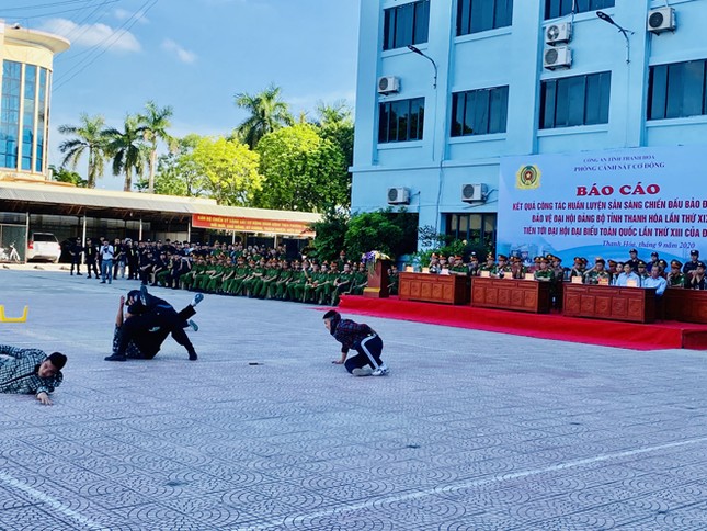 Cảnh sát cơ động Thanh Hóa luyện tập võ thuật bảo vệ đại hội Đảng ảnh 2