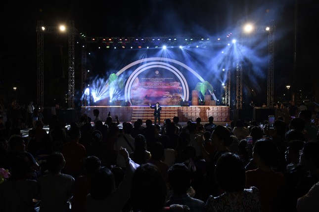 Vừa bàn giao, cư dân Vinhomes Ocean Park đã tưng bừng văn nghệ thể thao ảnh 1