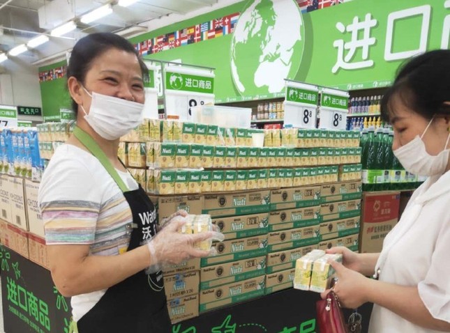 Nutifood mở rộng kênh phân phối thông qua đại siêu thị Walmart ảnh 1