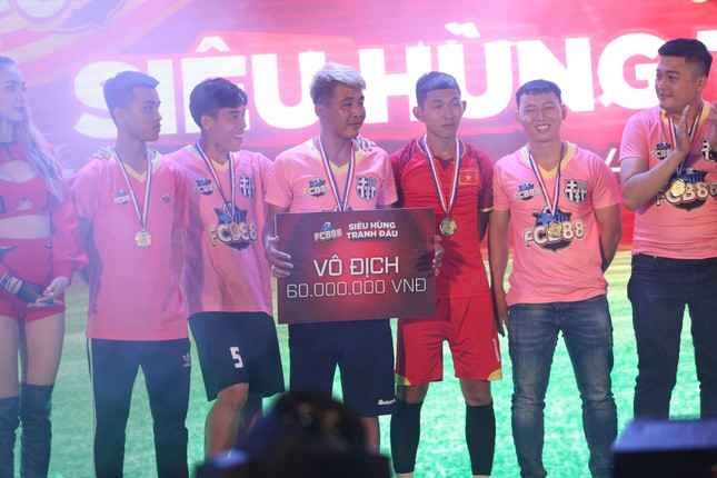 Siêu Hùng Tranh Đấu - Sôi động, cuồng nhiệt tới từng phút giây ảnh 3