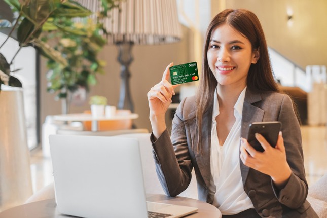 OCB tiếp tục ưu đãi thẻ cho doanh nghiệp vào ‘mùa gặt’ cuối năm ảnh 1