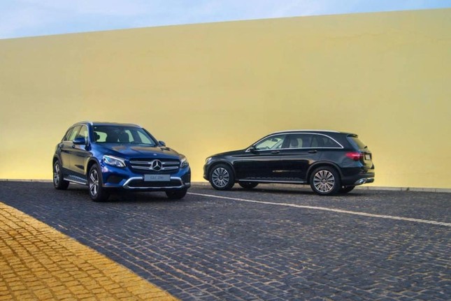 So sánh hai phiên bản Mercedes-Benz GLC 200 2018 và 2020 ảnh 1