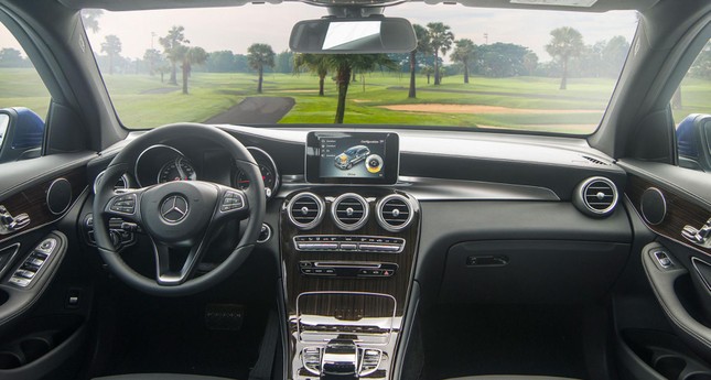 So sánh hai phiên bản Mercedes-Benz GLC 200 2018 và 2020 ảnh 9