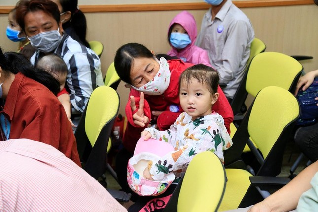 Tiếp nối chương trình vì miền Trung, Điện Máy Xanh mang ‘Tết sớm’ đến trẻ em hở hàm ếch ảnh 1