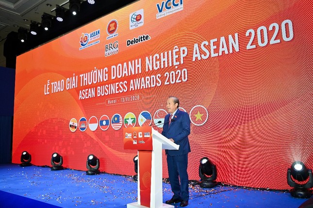 Phó Thủ tướng thường trực Trương Hòa Bình chúc mừng doanh nghiệp đạt giải thưởng ABA 2020 ảnh 2