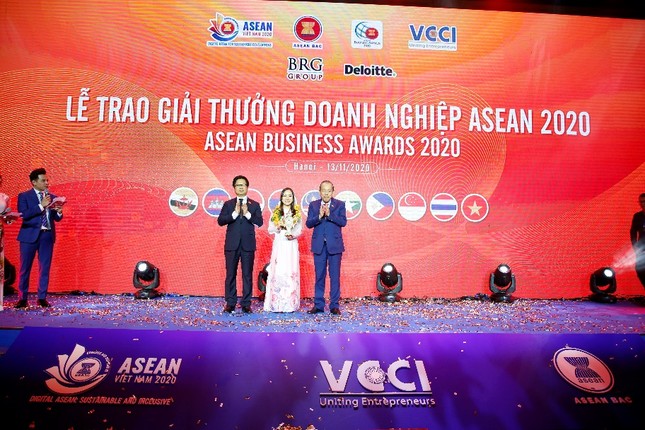 Phó Thủ tướng thường trực Trương Hòa Bình chúc mừng doanh nghiệp đạt giải thưởng ABA 2020 ảnh 3