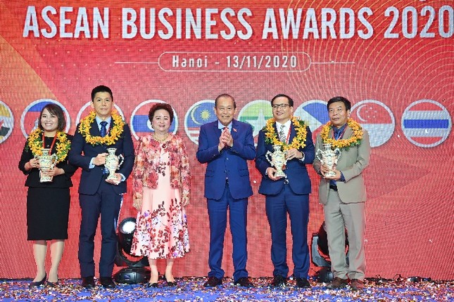 Phó Thủ tướng thường trực Trương Hòa Bình chúc mừng doanh nghiệp đạt giải thưởng ABA 2020 ảnh 4