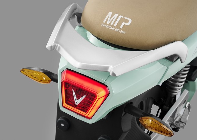Cận cảnh xe máy điện VinFast mang dấu ấn của nghệ sĩ Sơn Tùng M-TP ảnh 5
