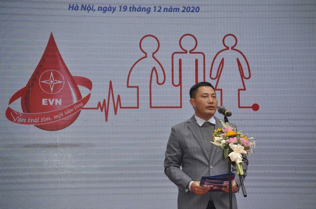 Gần 600 đơn vị máu được hiến tại 'Tuần lễ hồng EVNHANOI năm 2020' ảnh 1
