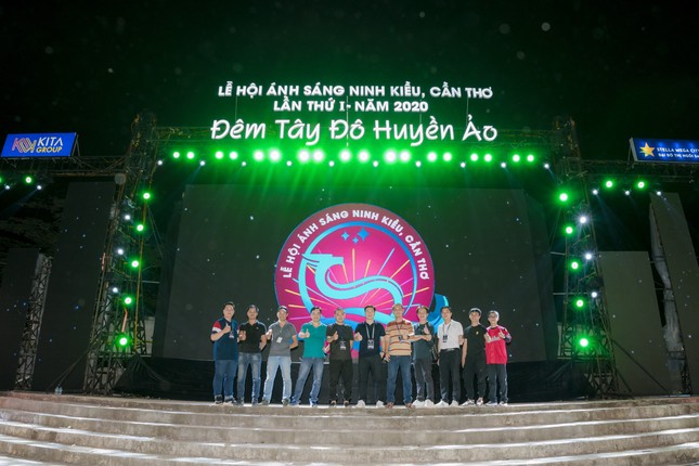 Những người âm thầm làm nên 'Đêm Tây Đô huyền ảo' ảnh 2