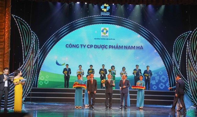 Dược Nam Hà đạt nhiều thành tựu lớn trong năm khó khăn ảnh 2