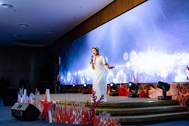 Hàng nghìn khách hàng háo hức tham quan căn hộ mẫu dòng Ruby của Vinhomes lần đầu ra mắt ảnh 4
