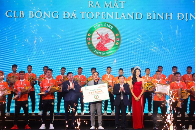 Quy Nhơn bừng sức sống mạnh mẽ qua đêm nhạc ‘Quy Nhơn ngày xanh nắng’ ảnh 2
