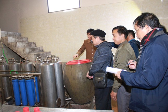 Nâng cao nhận thức cho các hộ sản xuất rượu thủ công ảnh 2