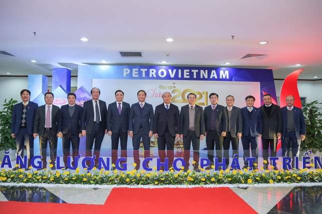 Petrovietnam trong khó khăn càng vững vàng, trước thử thách càng bản lĩnh ảnh 2