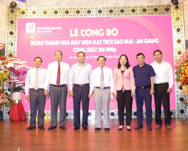 Lễ công bố hoàn thành nhà máy điện mặt trời Sao Mai – An Giang hơn 6.000 tỷ đồng ảnh 1