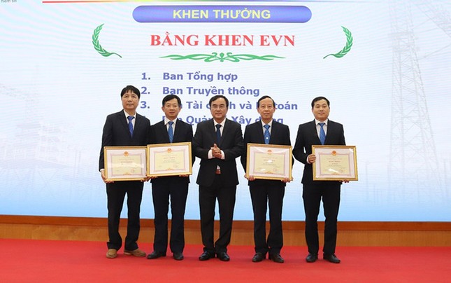EVNNPT cần đẩy mạnh chuyển đổi số trong công tác truyền tải điện ảnh 2