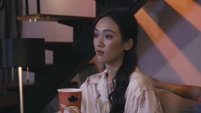 Bất ngờ ý nghĩa đằng sau clip xem phim cùng người yêu tại nhà ảnh 2