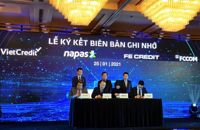 VietCredit cùng NAPAS ký kết biên bản ghi nhớ hợp tác phát hành thẻ chip tín dụng nội địa ảnh 2