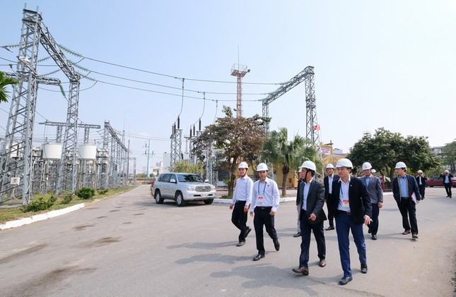 Chủ tịch EVNNPT kiểm tra việc cung cấp điện phục vụ Đại hội Đảng lần thứ XIII ảnh 1