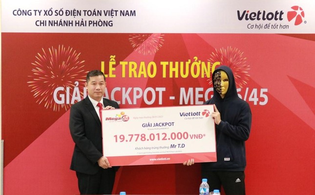 Người chơi trúng Jackpot đầu tiên tại Lạng Sơn ủng hộ thiết bị học tập cho trẻ em ảnh 2