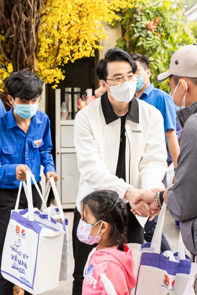 “Mẹ ơi, Tết này con sẽ về!”: Tết thực sự đến khi ta được về nhà ảnh 6